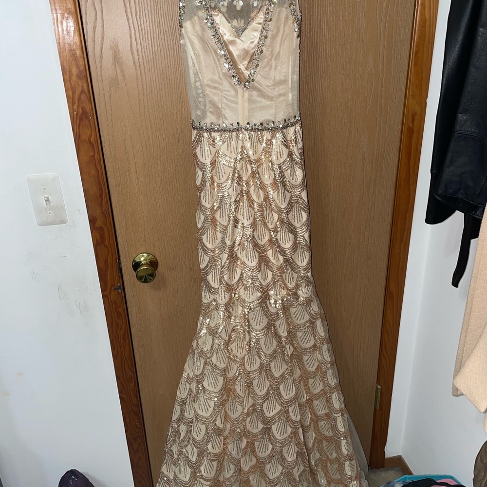 PROM DRESS - Picture 8 of 12